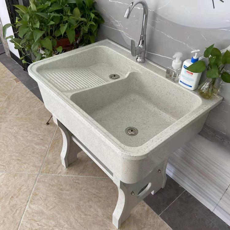 安吉杭垓慧强水池销售部的小店