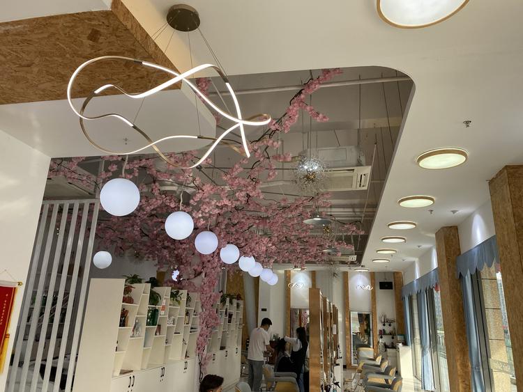 防城港市防城区凌智明形象设计沙龙的小店