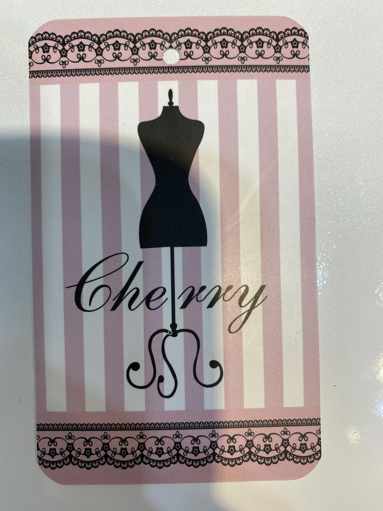 温州市龙湾状元仪饰服装店的小店