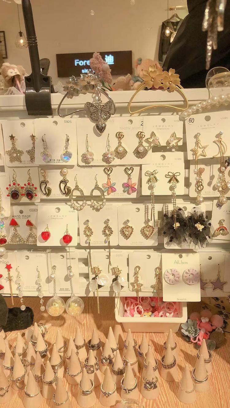 新市区河南西路赵芳百货店的小店