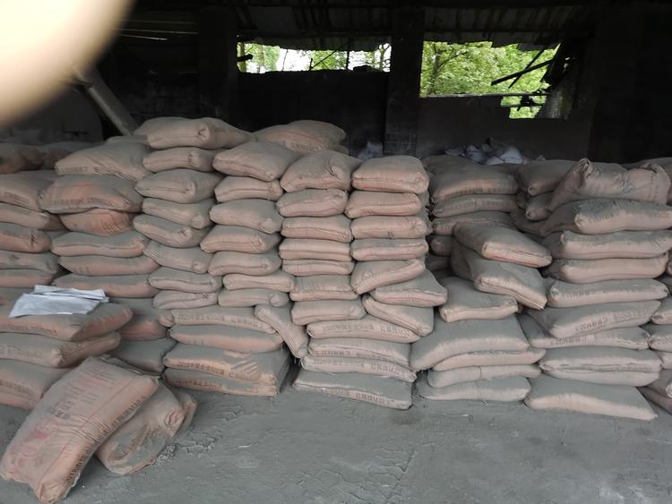 秀山县朵美日化店的小店