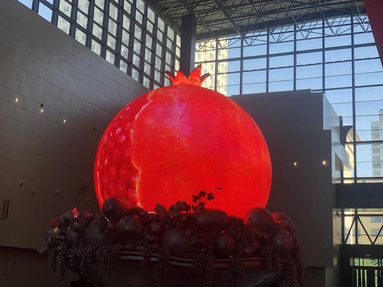 天山区光明路马克金珠宝店的小店