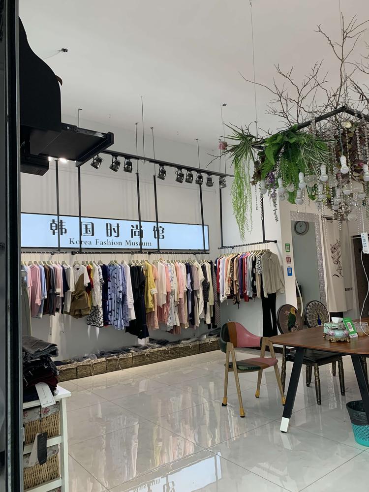 武璐颖服装店