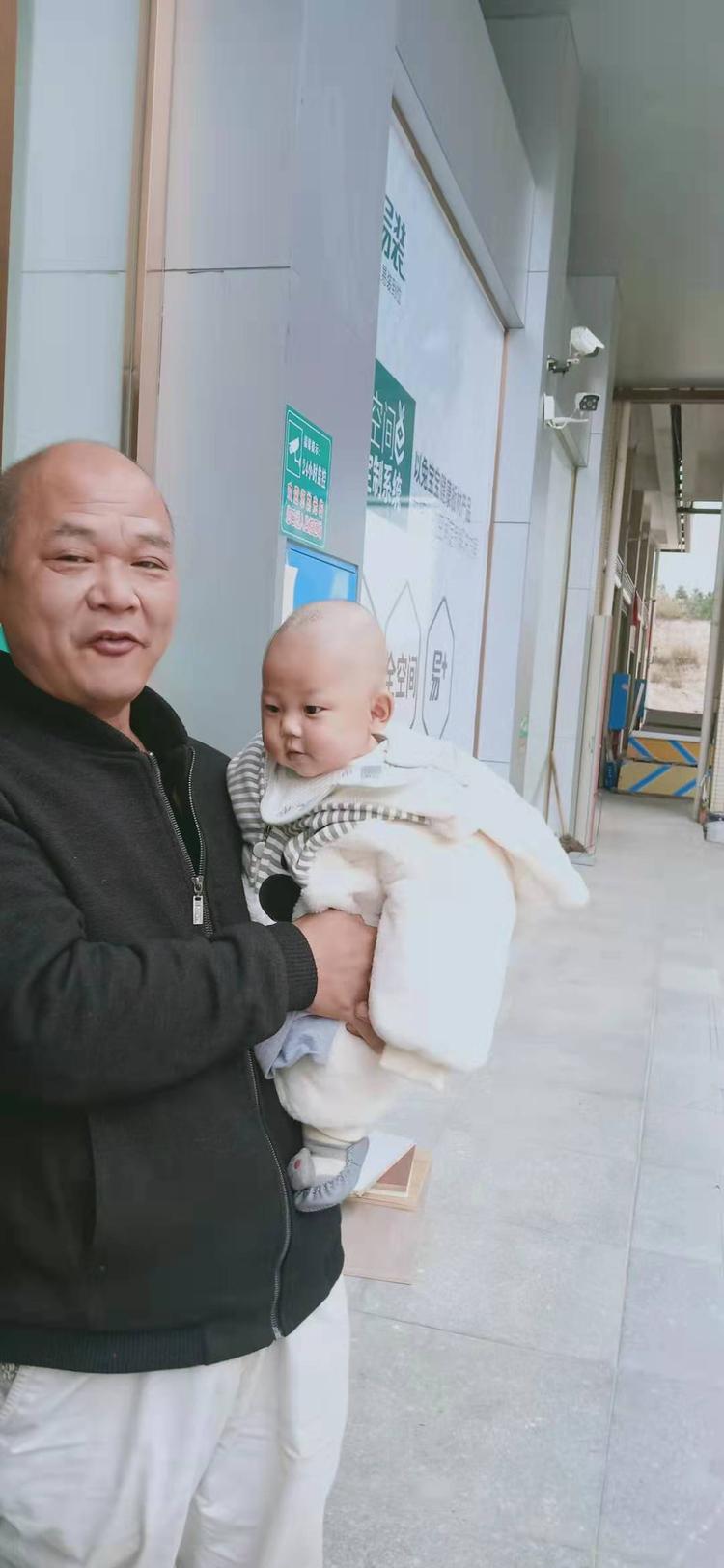 衡山兔宝宝健康饰材易装馆的小店