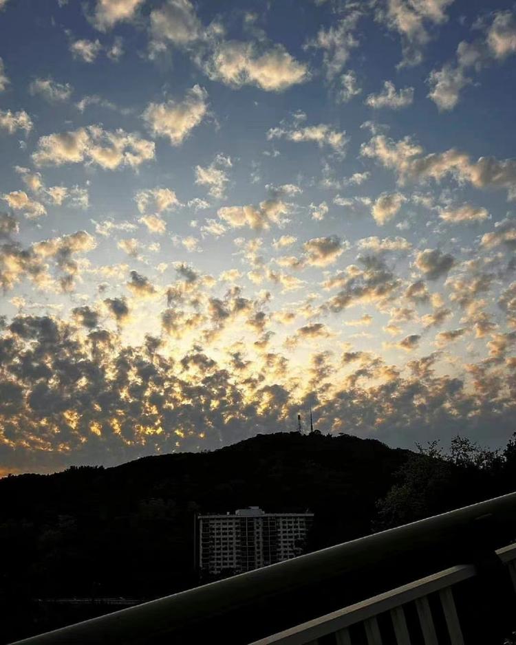 晨发百货行个体店