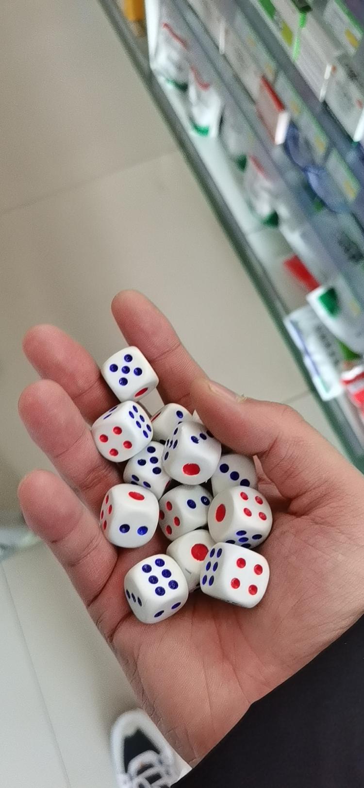 西咸新区沣东新城折小港百货店的小店