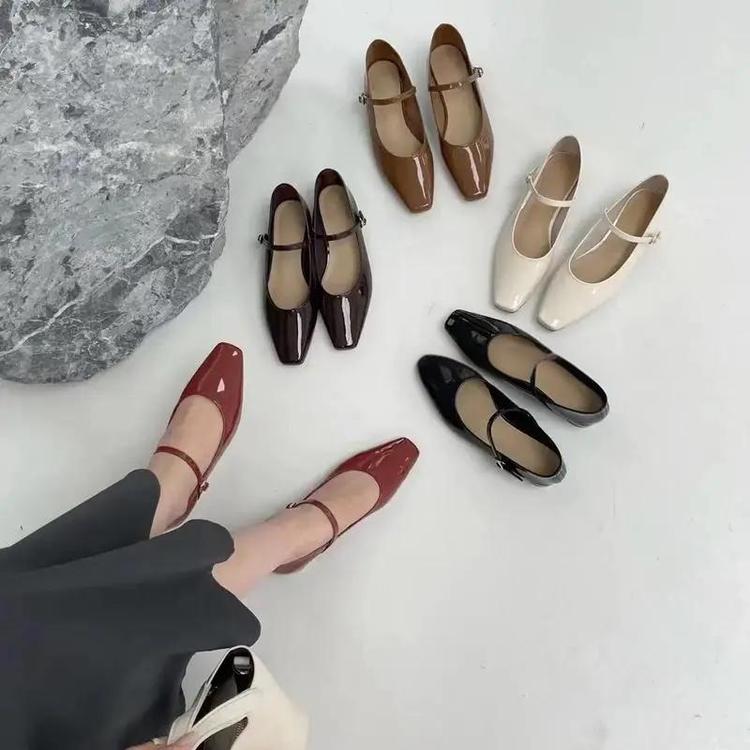 雅梦女装鞋包服饰