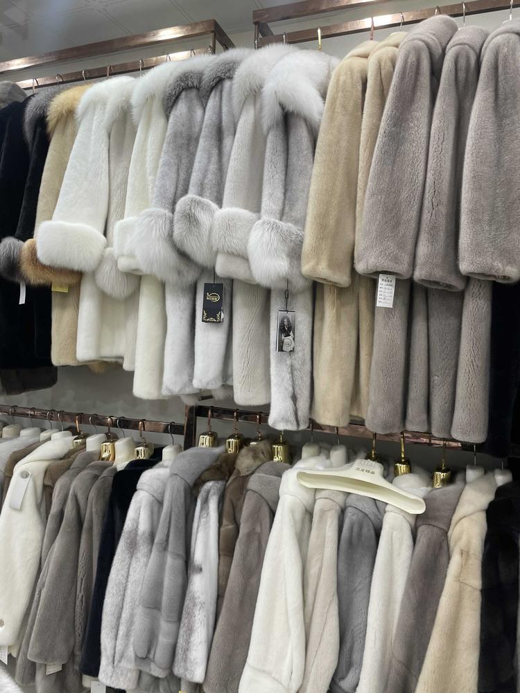 余姚市雅素皮草厂的小店