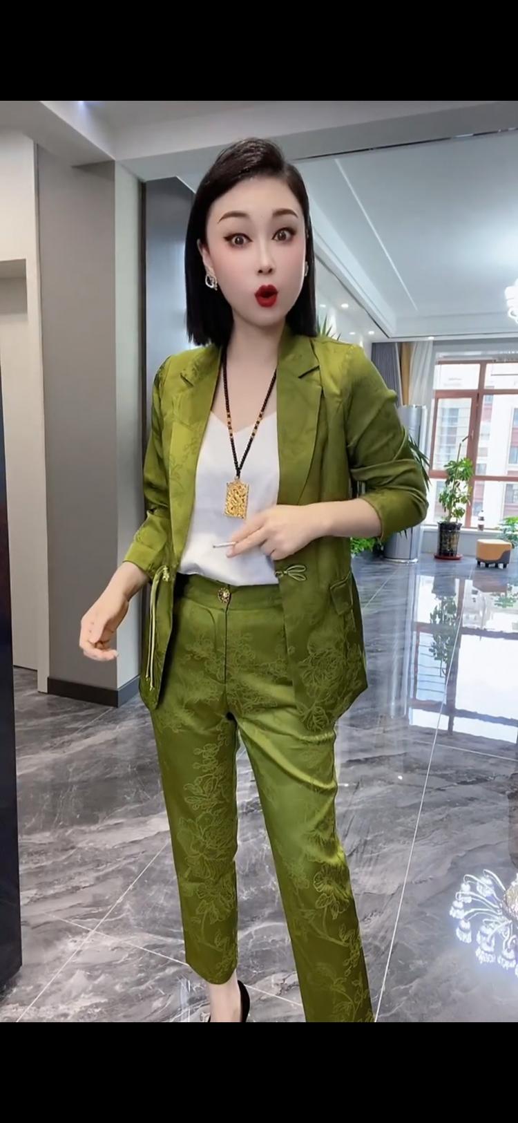 妖姐潮牌服饰店