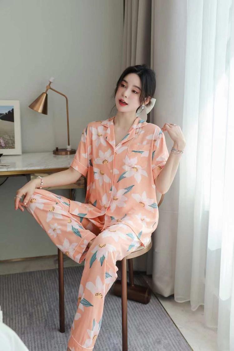 龙海市石码陈月洪服装店的小店个体店