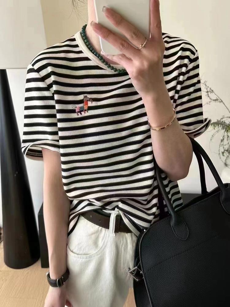 奕甜女装工厂店