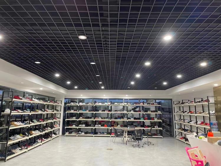 哈啰中古汇个体店