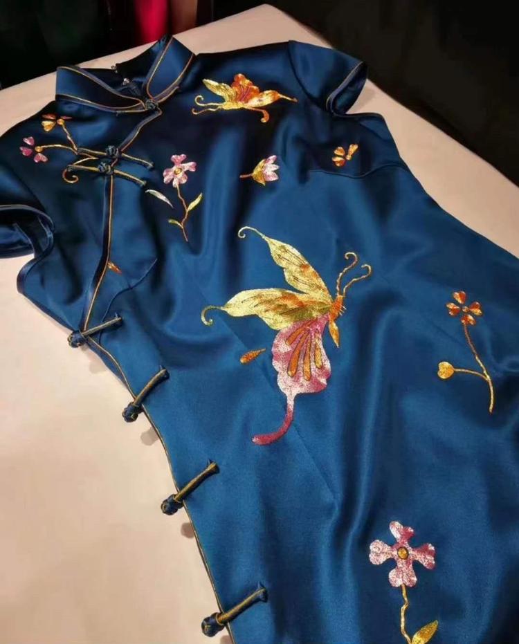 恋初服饰个体店