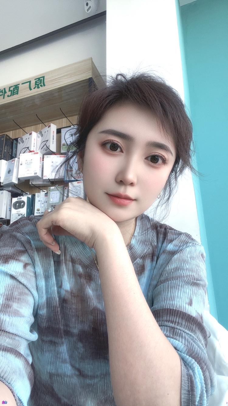乌拉盖宏博手机店