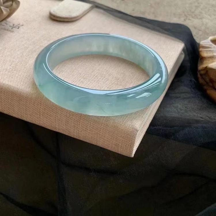 晶晶翡翠饰品