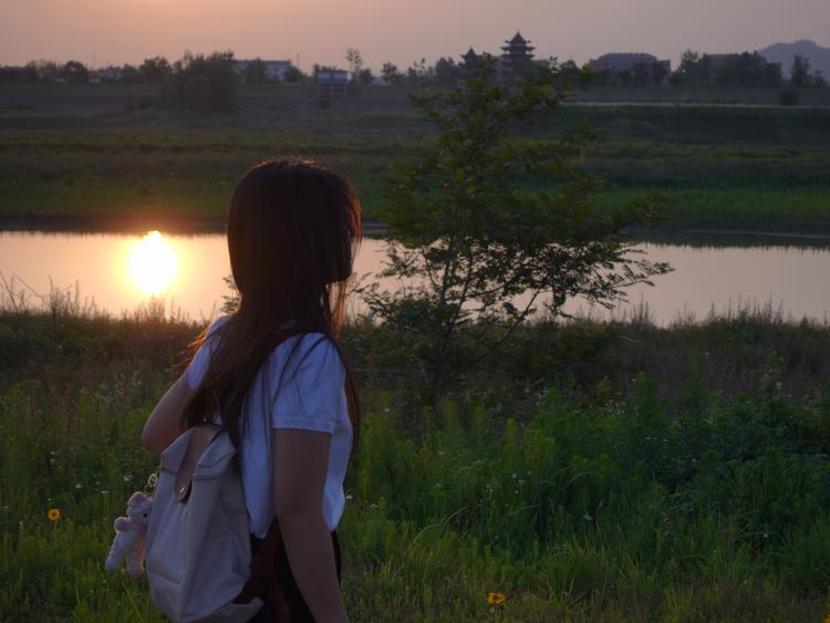 卖蕲艾的小女孩