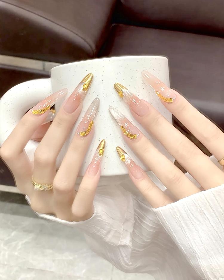 闪烁手工穿戴甲