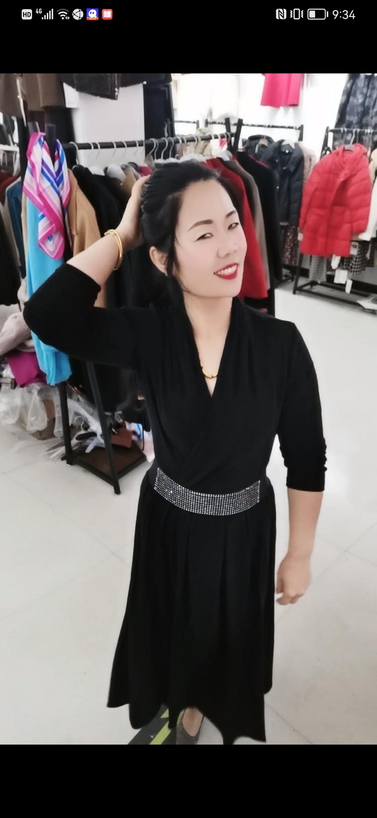 沈丘县范营别拘衣阁服装店的小店