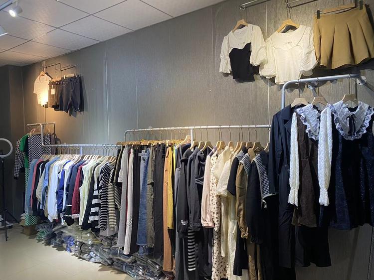 西西家服装店