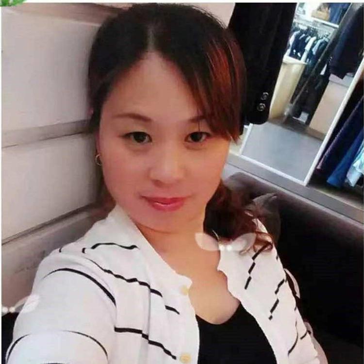 红房子服饰精品店