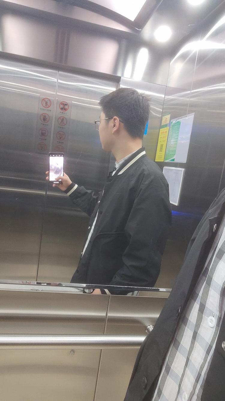 善良美女服饰店